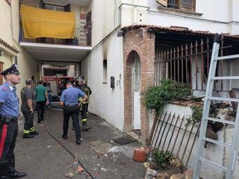 Napoli esplosione in un appartamento a Meta di Sorrento morti