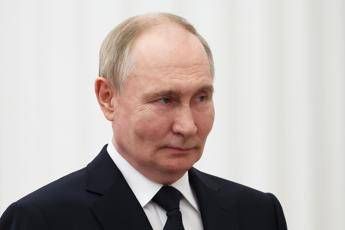 Mosca droni ucraini contro aeroporti impediscono latterraggio di Putin