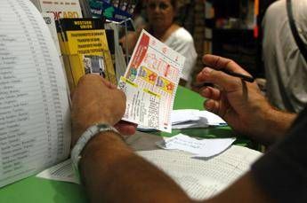Superenalotto martedi novembre estratta la combinazione vincente