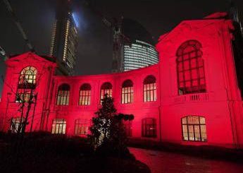 Violenza su donne Fondazione Fiera Milano illumina di rosso sede Palazzina degli Orafi