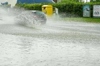 Allerta meteo arancione in Toscana domani scuole chiuse in vari comuni