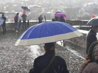 Meteo ancora maltempo con temporali e piogge intense al Centro Sud da domenica torna il sole