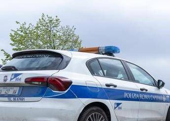 Roma investe donna con passeggino e fugge bimba illesa e lei ferita Denunciato enne