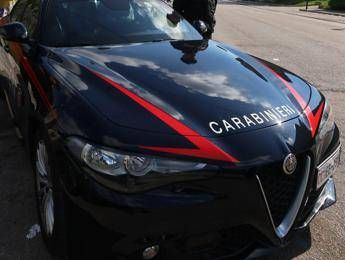 Lodi enne fermato dai carabinieri muore per un malore indagini in corso