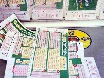 Superenalotto vince mila euro la combinazione vincente di oggi ottobre