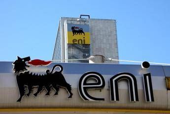 Caro carburante Eni riporta tetto diesel a prezzi medi in lieve calo