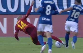 Como Roma Malen espulso per fallo su Kaiki cosa e successo