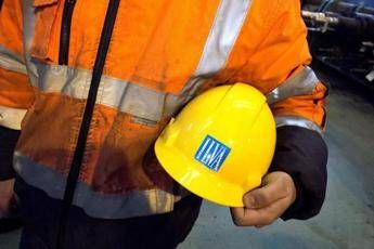 Ex Ilva azienda chiede aumento cassa integrazione con altri dipendenti coinvolti Taranto Genova e Novi