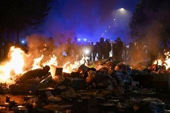 Francia iniziano coprifuochi parziali e localizzati le misure per contrastare le violenze
