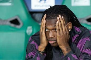 Galatasaray Leao entra in campo e viene sostituito dopo minuti cose successo