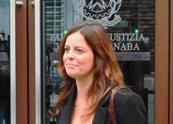 Ilaria Salis e il risarcimento agli ex collaboratori giudici appello annullano sentenza si torna al primo grado