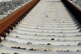 Maltempo circolazione ferroviaria sospesa su linea Napoli Salerno via Cava de Tirreni per frana