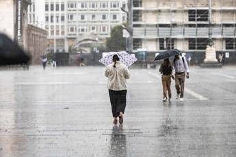 Maltempo scuole chiuse e allerta meteo arancione e gialla per temporali sabato ottobre le regioni a rischio