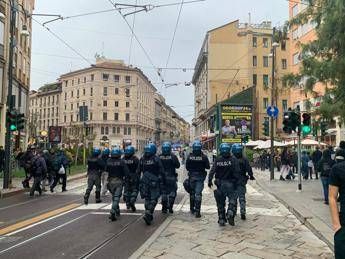 Mattarella Ovunque violenze inaccettabili piena solidarieta alle forze dellordine