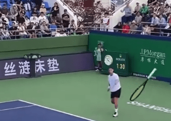 Medvedev e Atmane quando saltano i nervi nel tennis e la rabbia supera il limite