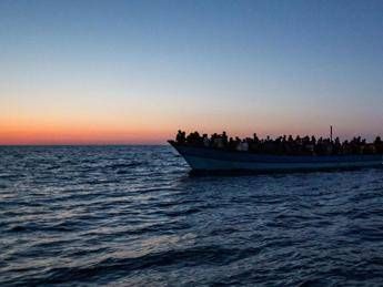 Migranti ecatombe al largo del Gibuti morti e dispersi dopo naufragio