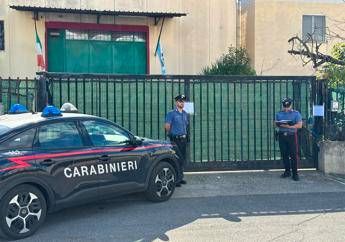 Precipita dal tetto di un capannone a Fiano Romano morto operaio