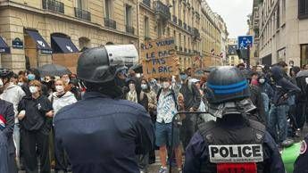 Proteste in Francia movimento studentesco divide la politica governo accusa sinistra radicale di strumentalizzare la lotta
