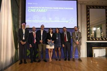 Rifiuti studio Erion Weee in Italia solo il dei piccoli Raee viene raccolto