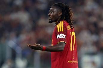 Roma in ansia per Kone si accascia in campo al entra Pisilli