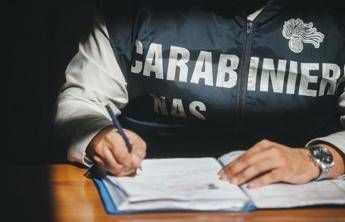 Schiaffi insulti e violenza sessuale ad anziane in Rsa di Milano interdetti operatori sociosanitari