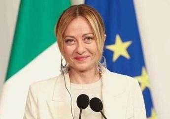 Sondaggi politici Fratelli dItalia primo partito centrodestra avanti sul campo largo Pd arretra