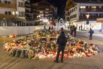 Strage Crans Montana media e di mln il conto degli ospedali svizzeri per le famiglie italiane