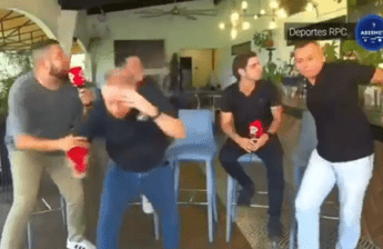 Terremoto Panama paura e fuga in diretta tv per commentantori sportivi Colleghi attenzione IL VIDEO