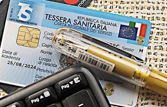 Tessera sanitaria e false mail per rubare i dati la truffa e lalert del ministero della Salute