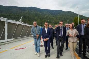 Trasporti HiseO presidente Fontana e assessore Lucente in visita a impianti idrogeno