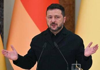 Ucraina il sondaggio testa a testa Zelensky Zaluzhny in caso di elezioni