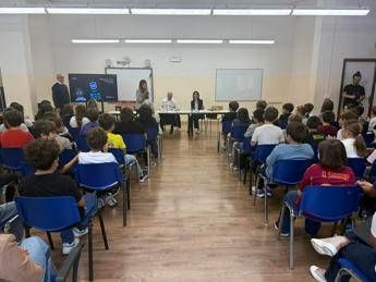 Uso consapevole del digitale presentato a Roma modulo didattico dedicato alla media literacy